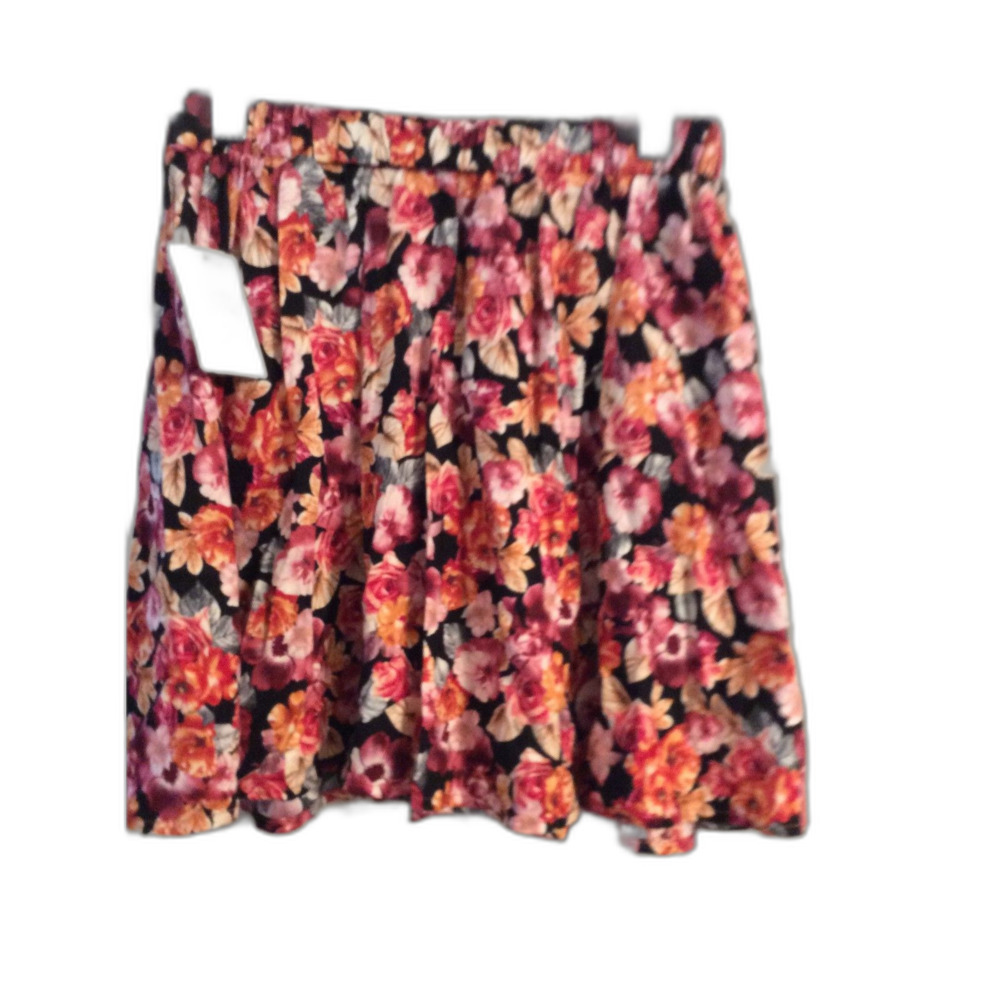 New NWT LUSH XS Floral Mini Skirt Faux Front Buttons Skater A Line Roses